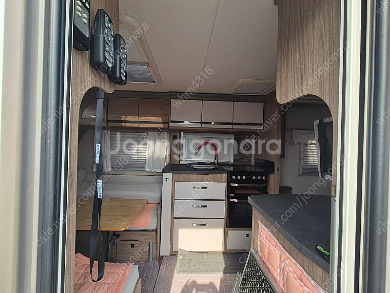 카라반 코치맨 VIP 575/4 판매합니다.--7